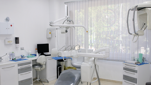 Studio Dentistico Centro Dentistico Caldaci logo