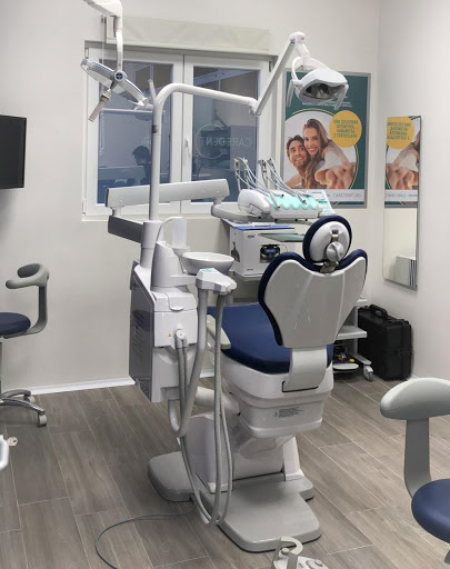Studio Dentistico CareDENT logo