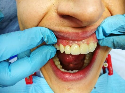 Studio Dentistico Dr. Stefano De Simone, Dentista