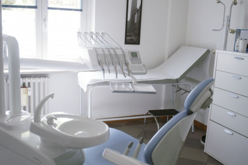 Studio Dentistico Dr. Carlo Tallone, Dentista