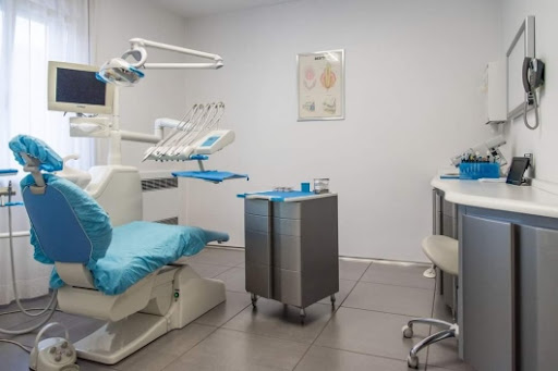 Studio Dentistico Dr. Saverio Giugliano, Dentista