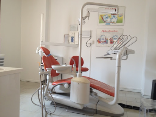 Studio Dentistico Dr. Valeria Placidi, Dentista