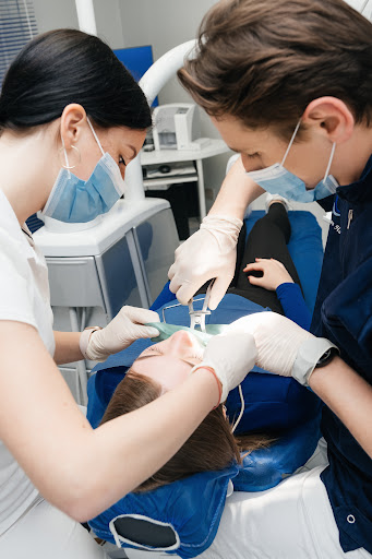 Studio Dentistico Dentista Dr. Roman Hasay logo