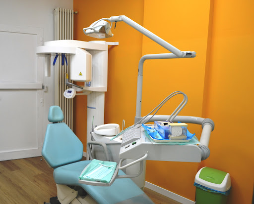 Studio Dentistico Family Dentist logo