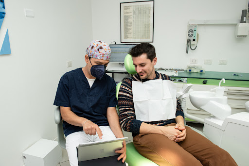 Studio Dentistico Angelo Riva Studi Dentistici logo