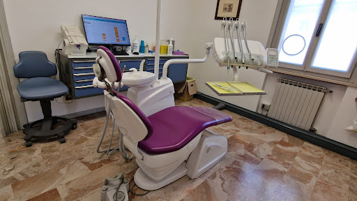 Studio Dentistico AKOS Dental Care logo