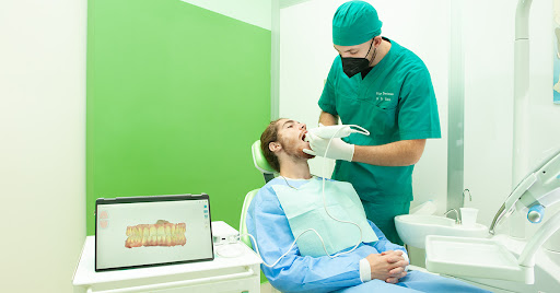 Studio Dentistico Curci Dental Center logo