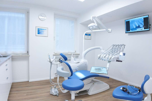 Studio Dentistico Dental City Meran Srl