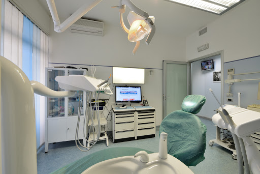 Studio Dentistico Dental Implant Center logo
