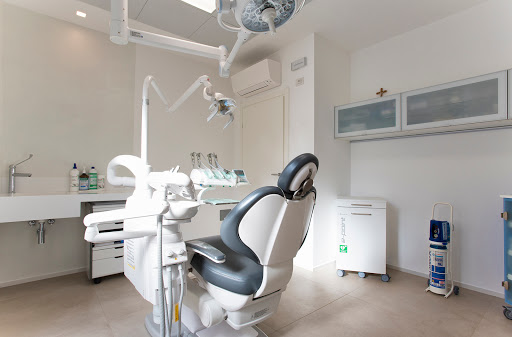 Studio Dentistico Dott. Enrico Trova logo