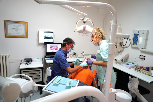 Studio Dentistico Dentista Dr. Vito Giampaolo Vita logo
