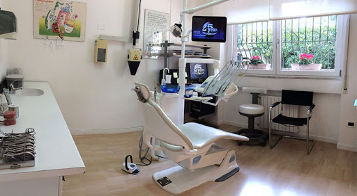Studio Dentistico Dr.ssa Serra logo