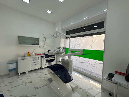 Studio Dentistico iSmile Dental Clinic
