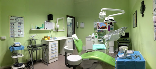 Studio Dentistico Centro Dentistico - Odontoiatrico My Dent Sas Di Kochatok Regina