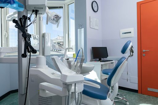 Studio Dentistico Studio Loro logo