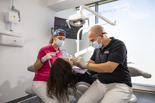 Studio Dentistico Unica Clinica Dentale Cuneo logo