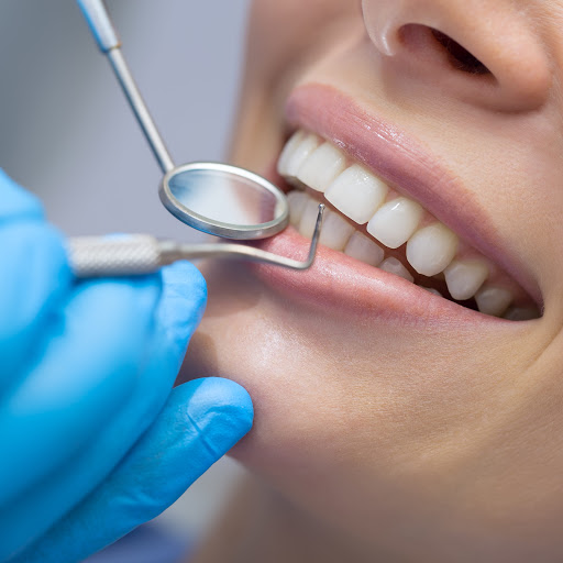 Studio Dentistico POLIAMBULATORIO LEONARDO logo