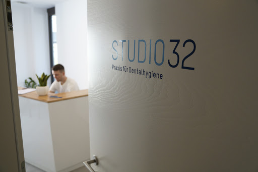 Studio Dentistico Studio 32 logo