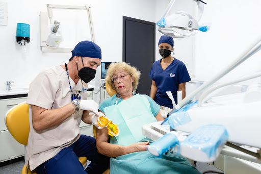 Studio Dentistico Odontoiatria Foli
