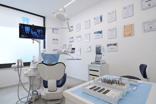Studio Dentistico Studio Odontoiatrico Leone logo