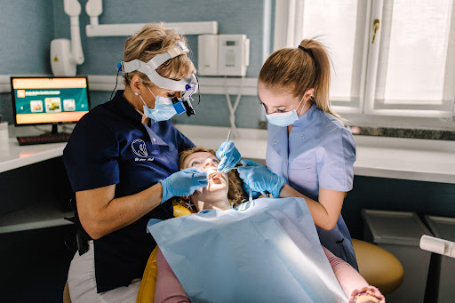 Studio Dentistico Dottori Sassi e Cok logo