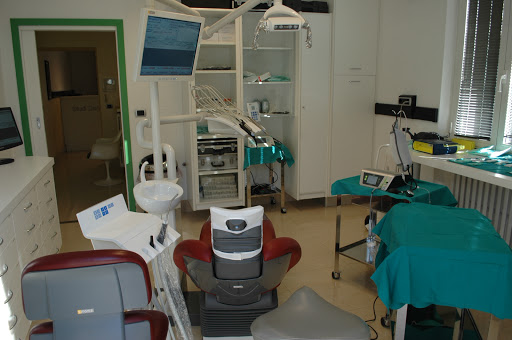 Studio Dentistico Associato Dr. Vitali logo
