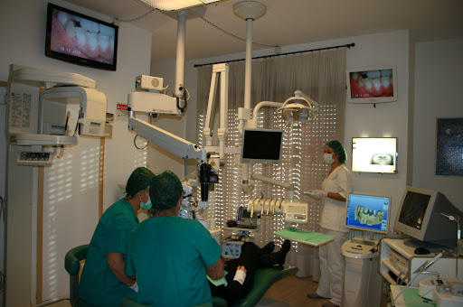 Studio Dentistico Pratesi e Montanari logo