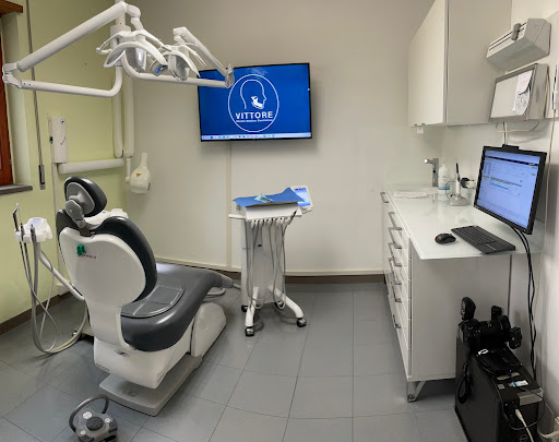 Studio Dentistico VITTORE Studio Medico Dentistico logo