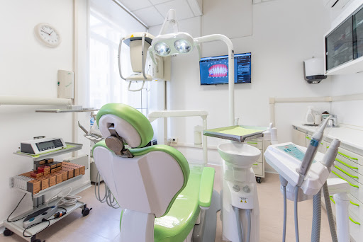 Studio Dentistico Dr. Cozzolino - LM Dental srl