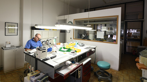 Studio Dentistico Centro Odontotecnico DL