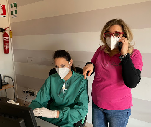 Studio Dentistico Centro 4smile logo