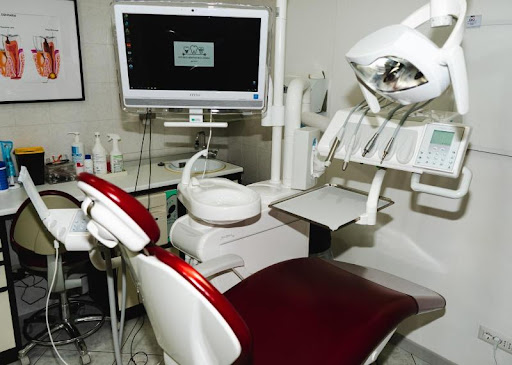 Studio Dentistico Tanas logo