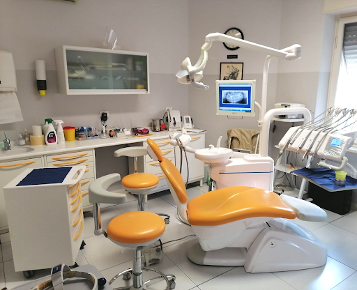 Studio Dentistico Carenzo Dott. Massimo Studio Dentistico