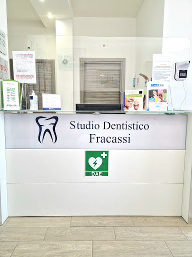 Studio Dentistico Fracassi