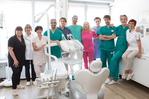 Studio Dentistico Pezzana Ezio E Togno Donata logo